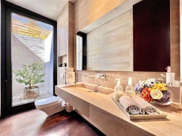 Casa en venta de 5 dorm. en Lo Barnechea
