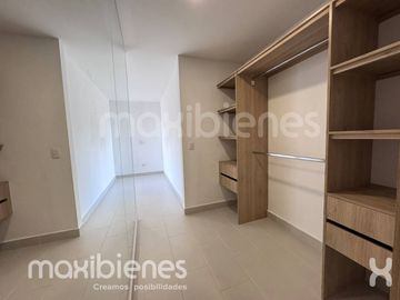 apartamento en arriendo en los colores. Cod A72566