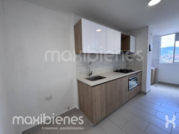 apartamento en arriendo en los colores. Cod A72566
