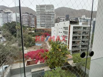 ¡🏡 Vive en el Penthouse de tus Sueños en Golf Los Incas, Surco!
✨ Descubre este exclusivo penthouse dúplex, ubicado en la privilegiada zona de Golf L