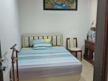 DISEWAKAN RUMAH BAGUS 3 LANTAI HOOK FULL FURNISH DI GREEN LAKE CITY CIPONDOH