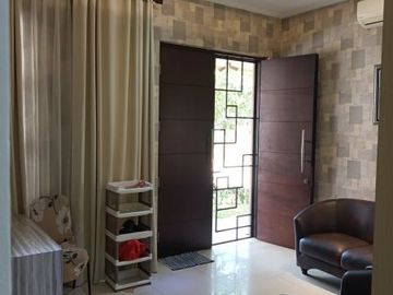 DISEWAKAN RUMAH BAGUS 3 LANTAI HOOK FULL FURNISH DI GREEN LAKE CITY CIPONDOH