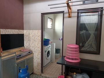 DISEWAKAN RUMAH BAGUS 3 LANTAI HOOK FULL FURNISH DI GREEN LAKE CITY CIPONDOH
