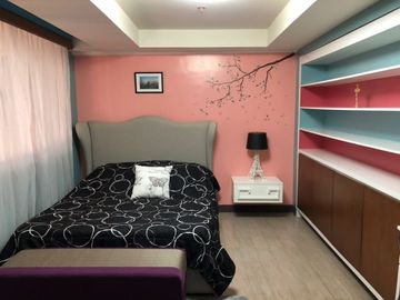 Fully Interiored 1BR Loft with Parking at Mckinley Hill