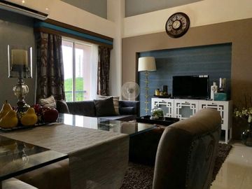 Fully Interiored 1BR Loft with Parking at Mckinley Hill
