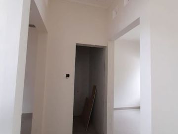 Rumah minimalis dengan desain modern hanya 325 jt lingkungan nya