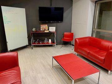 Amplia y Moderna Oficina en Ciudad Empresarial (UF 40/X m2)