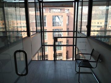 Amplia y Moderna Oficina en Ciudad Empresarial (UF 40/X m2)
