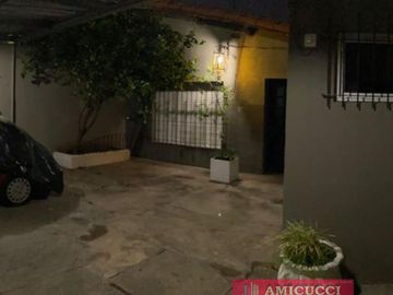 NUEVO VALOR  Casa sobre lote propio en Caseros. APTA CREDITO HIPOTECARIO.