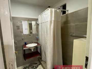 NUEVO VALOR  Casa sobre lote propio en Caseros. APTA CREDITO HIPOTECARIO.