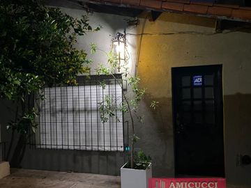 NUEVO VALOR  Casa sobre lote propio en Caseros. APTA CREDITO HIPOTECARIO.