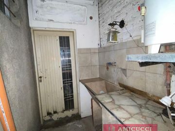 NUEVO VALOR  Casa sobre lote propio en Caseros. APTA CREDITO HIPOTECARIO.
