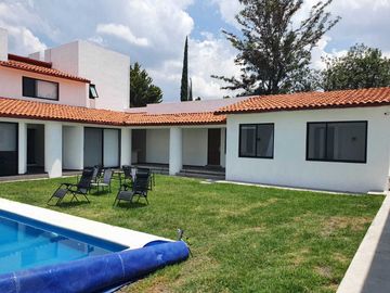 Residencia con 14 deptos ejecutivos para renta con jardín, alberca para Renta