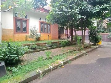 Rumah Luas dan Asri di  Perumahan Eksklusif  Layout Lapang Ada Club House
