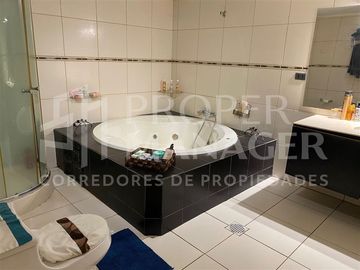Casa 3D-4B con Piscina en Parcela de 1.800 m Las Encinas