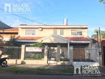Casa en Venta 6 ambientes en amplio Lote  Parque Cisneros -