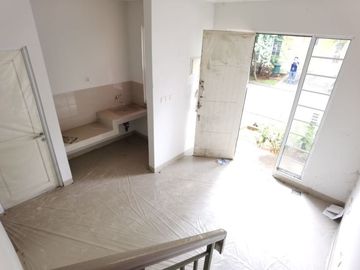 JUAL RUGI RUMAH BAGUS MODERN 2 LANTAI DI MALIBU VILLAGE GADIN SERPONG