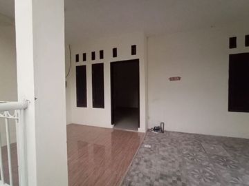 Rumah pandugo baru blok T Baru renov Hadap timur RKYDU