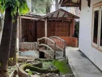 Rumah 3 Lantai Siap Huni Jalan Perlis Utara Perak Surabaya