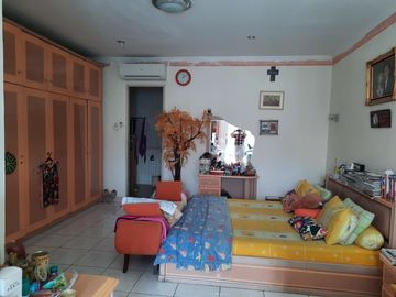 CEPAT !! RUMAH SEMI FURNISH di Gading Kirana ,Jalanan Lebar