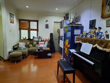 CEPAT !! RUMAH SEMI FURNISH di Gading Kirana ,Jalanan Lebar