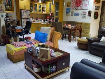 CEPAT !! RUMAH SEMI FURNISH di Gading Kirana ,Jalanan Lebar