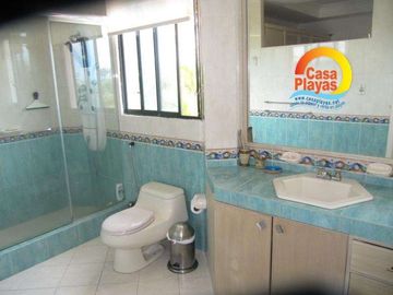 Casa de Venta en Playas a pocos metros del mar, Km 7.5 vía Posorja