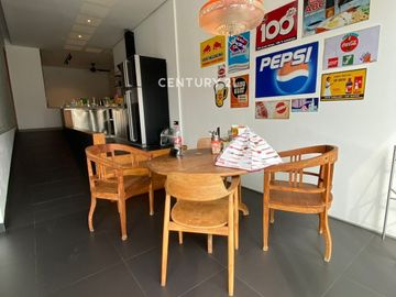 Rumah Posisi Hoek SemiFurnish Di Kayu Putih Pulomas Jakarta Timur