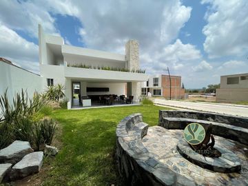 Casa en Venta Aguascalientes en coto San Charbel