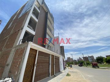 🌟 ¡Descubre tu próximo hogar en Pimentel, Chiclayo! 🌟

🏠 Este moderno departamento de ESTRENO en el 4TO piso te espera en Urb los Sauces en II Etapa