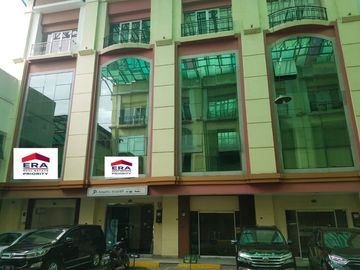 DIJUA/SEWA RUKO (Baru Renovasi Total) DI JL.SULTAN ISKANDAR MUDA ARTERI PONDOK INDAH JAKARTA SELATAN
