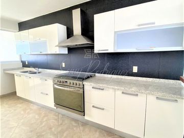 DEPARTAMENTO EN VENTA, TORRE ALTUS, JUNTO A LA SALLE, 3 REC. 3 AUTOS, DE LUJO.