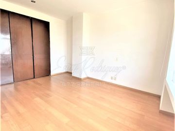 DEPARTAMENTO EN VENTA, TORRE ALTUS, JUNTO A LA SALLE, 3 REC. 3 AUTOS, DE LUJO.