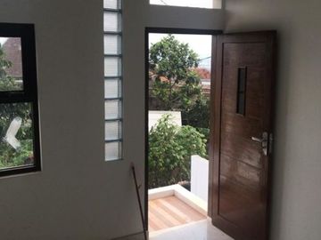 RUMAH Minimalis UJUNG BERUNG Dekat Cisaranten dan Arcamanik