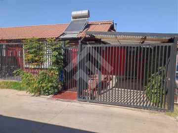 Vende propiedad 1 piso pareada por 1 lado de 126 m2 de terr...