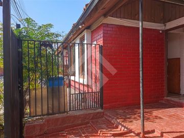 Vende propiedad 1 piso pareada por 1 lado de 126 m2 de terr...