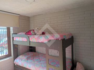 Vende propiedad 1 piso pareada por 1 lado de 126 m2 de terr...
