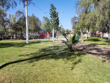 Vende propiedad 1 piso pareada por 1 lado de 126 m2 de terr...