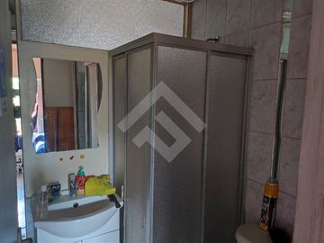 Vende propiedad 1 piso pareada por 1 lado de 126 m2 de terr...