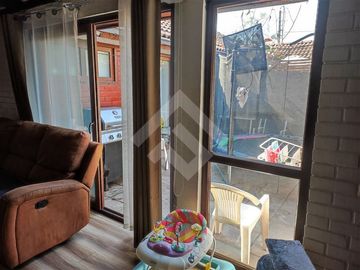 Vende propiedad 1 piso pareada por 1 lado de 126 m2 de terr...