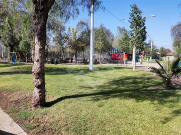 Vende propiedad 1 piso pareada por 1 lado de 126 m2 de terr...