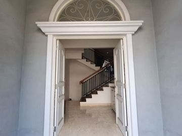 Rumah bagus PIK,cluster florence,hadap tenggara,harga 6M nego