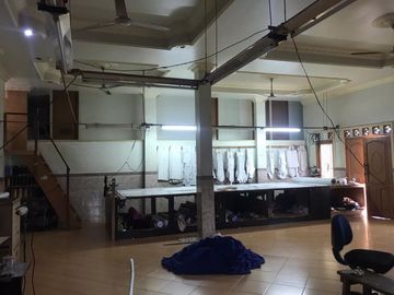 Rumah cantik 2,5 lantai siap huni area Larangan Indah kota Tangerang