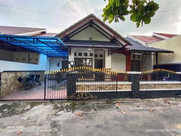 Dijual rumah siap huni Lokasi dalam perumahan di jalan palagan km 10 Rejodani Strategis