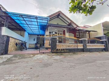 Dijual rumah siap huni Lokasi dalam perumahan di jalan palagan km 10 Rejodani Strategis