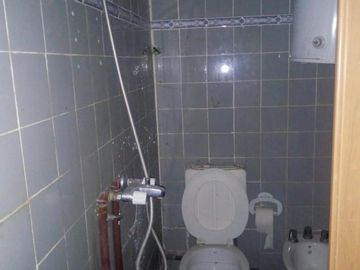 DEPARTAMENTO DE 2 AMBIENTES INTERNO CON COCHERA COMPARTIDA EN MAR DE AJÓ
