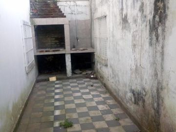 DEPARTAMENTO DE 2 AMBIENTES INTERNO CON COCHERA COMPARTIDA EN MAR DE AJÓ