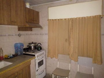 DEPARTAMENTO DE 2 AMBIENTES INTERNO CON COCHERA COMPARTIDA EN MAR DE AJÓ