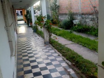 DEPARTAMENTO DE 2 AMBIENTES INTERNO CON COCHERA COMPARTIDA EN MAR DE AJÓ