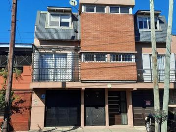 Triplex en venta en Lanus Oeste